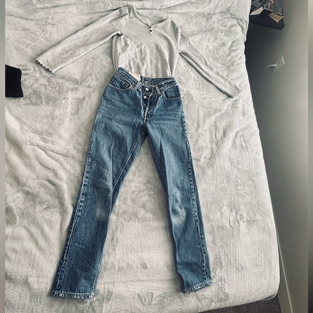 Vintage Levi’s Buttonfly Upcycled, Sz 23, ReDun - Picture 2 of 15